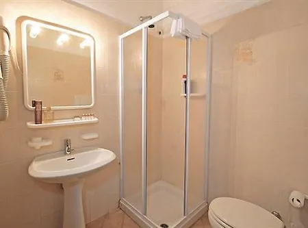 Bristol Otel Lavagna